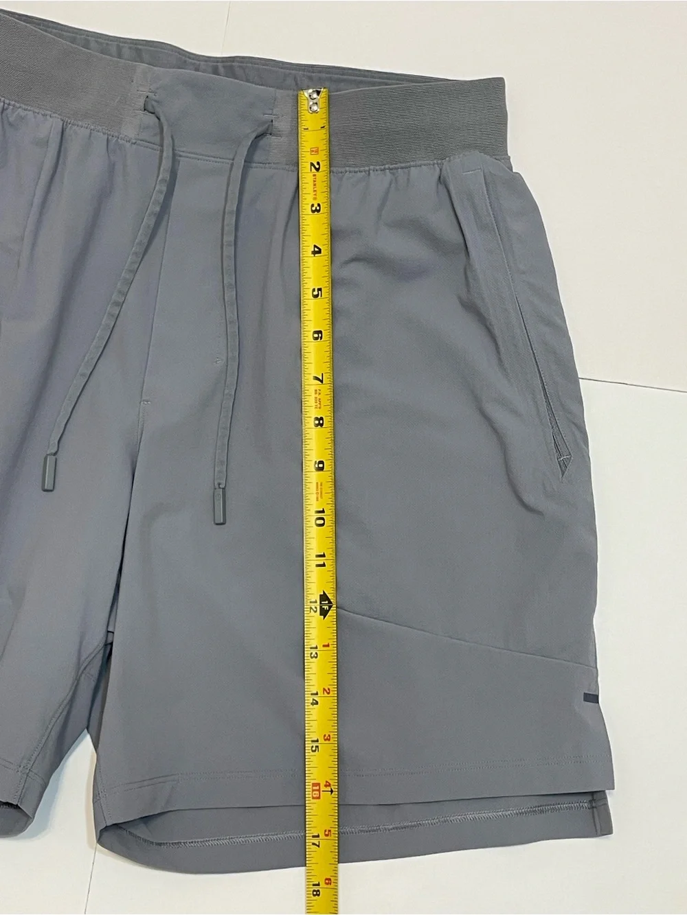 Lululemon Men's License to Train Athletic Shorts - Gray Size M